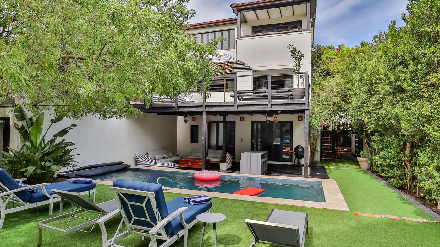 Oznerol Beach House Camps Bay in Miami